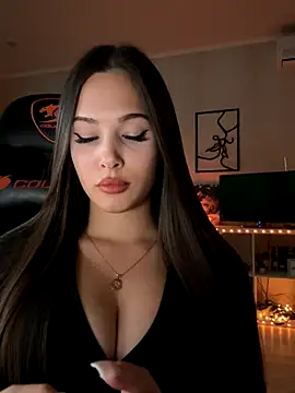 EricaWalls online show from September 2025 07:57:02 PM