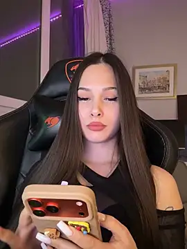 Snapshot of EricaWalls chatting on February 2026 05:44:02 PM EricaWalls online show from February 2026 05:44:02 PM