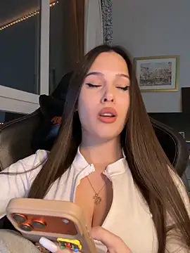 Snapshot of EricaWalls chatting on March 2026 07:53:01 PM EricaWalls online show from March 2026 07:53:01 PM