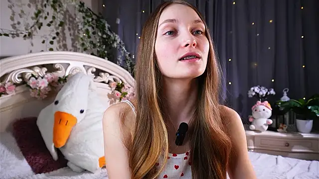 Snapshot of MonaEldon chatting on March 2026 03:00:02 AM MonaEldon online show from March 2026 03:00:02 AM