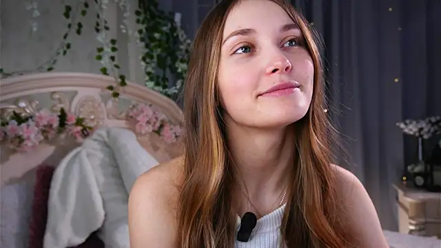 Snapshot of MonaEldon chatting on April 2026 02:51:01 AM MonaEldon online show from April 2026 02:51:01 AM