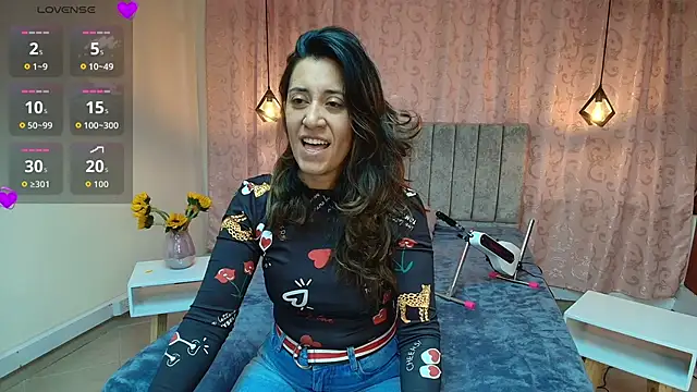 VioletaScott  online show from November 2025 01:24:03 PM