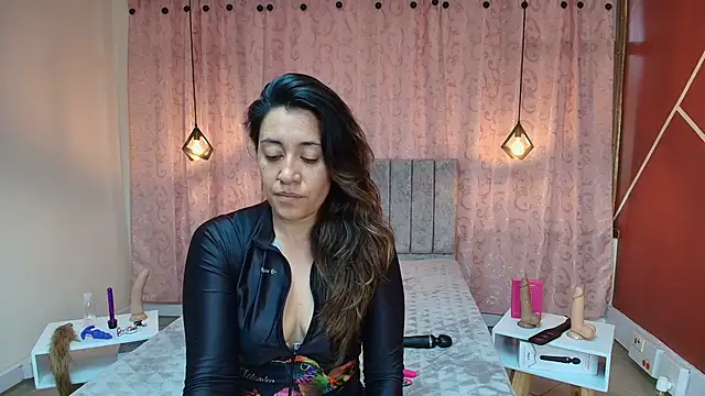 VioletaScott  online show from November 2025 01:11:02 PM