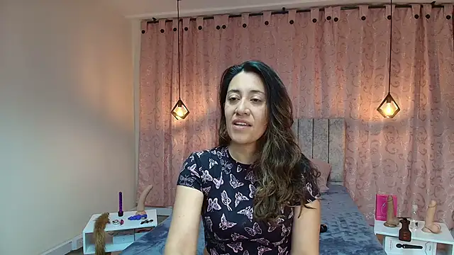 VioletaScott  online show from November 2025 01:22:01 PM