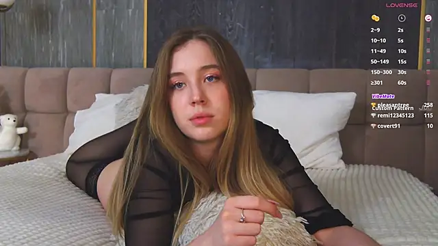 Snapshot of LoraineLuff chatting on January 2025 06:06:02 PM LoraineLuff online show from January 2025 06:06:02 PM