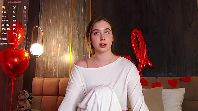 Snapshot of LoraineLuff chatting on February 2025 05:59:01 PM LoraineLuff online show from February 2025 05:59:01 PM