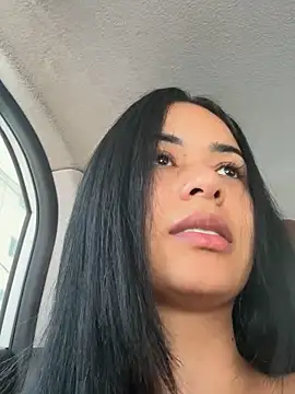 Laisabrazil online show from November 2025 02:09:02 PM