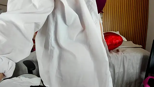 Danna topless online show from March 2025 06:12:02 PM