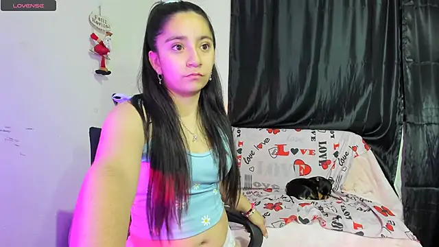 Snapshot of litle_mily_ chatting on December 2024 12:14:02 AM litle mily online show from December 2024 12:14:02 AM