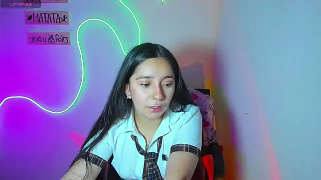Snapshot of litle_mily_ chatting on March 2025 09:10:02 PM litle mily online show from March 2025 09:10:02 PM