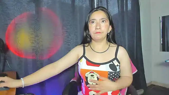 Snapshot of litle_mily_ chatting on October 2025 10:43:02 PM litle mily online show from October 2025 10:43:02 PM