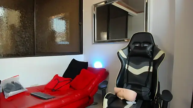 julian wallace online show from March 2026 06:58:01 PM