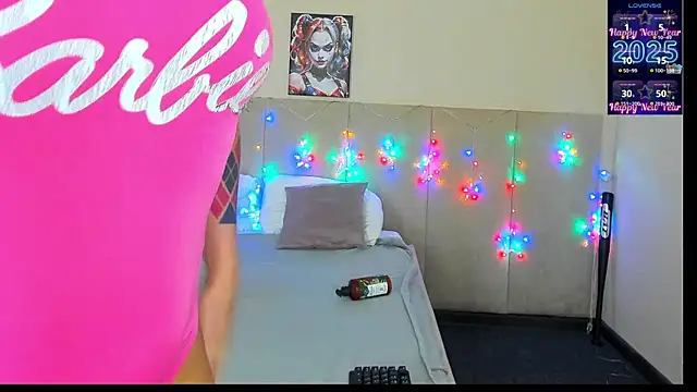 Snapshot of MuscleXXXBarbie chatting on January 2025 06:56:02 AM MuscleXXXBarbie online show from January 2025 06:56:02 AM