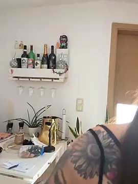 BrownieyQueen online show from October 2025 05:06:02 AM