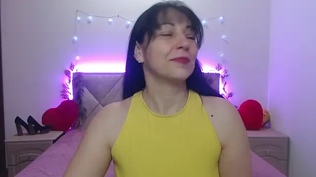 Snapshot of LiluGrants chatting on February 2026 07:12:01 PM LiluGrants online show from February 2026 07:12:01 PM