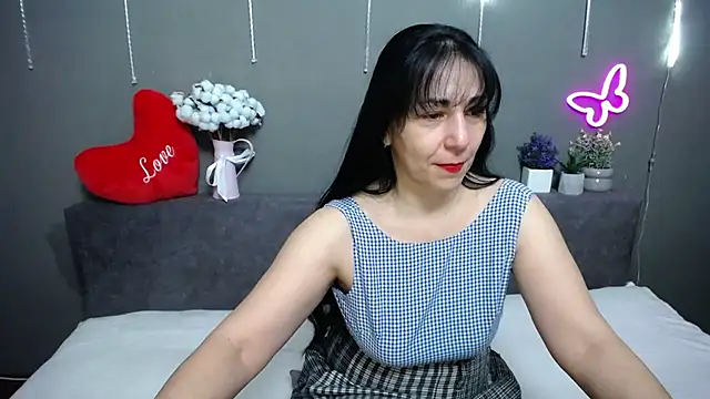 Snapshot of LiluGrants chatting on February 2026 07:14:02 PM LiluGrants online show from February 2026 07:14:02 PM