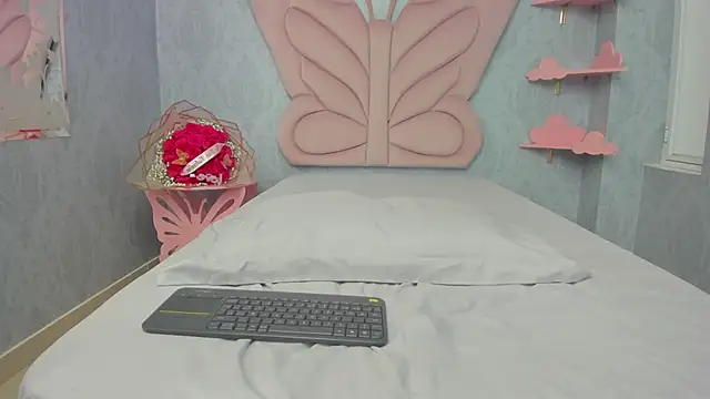 MaddyCute4u online show from February 2025 06:19:01 PM