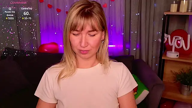 MilaBott online show from February 2025 08:45:01 PM