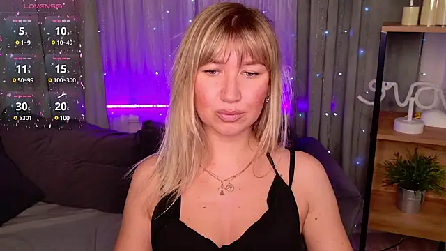 MilaBott online show from February 2025 11:25:02 PM