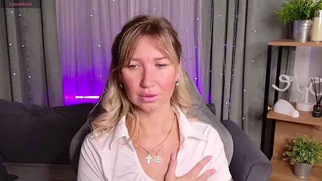 MilaBott online show from September 2025 08:19:01 PM