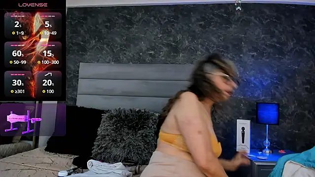 Bella Evans  online show from January 2026 06:21:02 PM