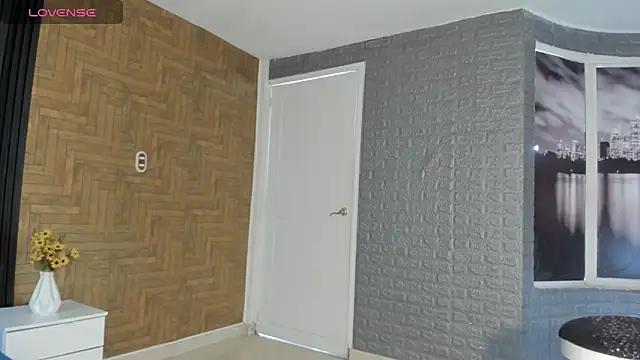 Laross25 online show from February 2026 08:07:02 PM