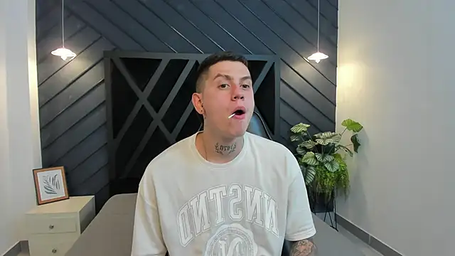 Yeiko Romero  online show from February 2025 05:07:01 PM