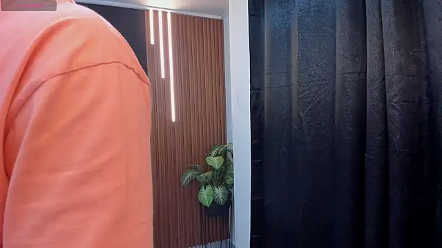 Yeiko Romero  online show from March 2025 05:28:02 PM