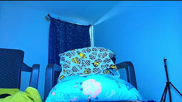 Thomass00 online show from February 2026 05:03:01 AM