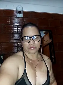 Snapshot of Sikiu_40 chatting on January 2025 03:58:02 AM Sikiu 40 online show from January 2025 03:58:02 AM