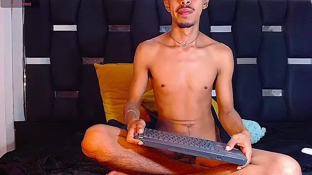 Snapshot of RyanRizzo chatting on December 2024 06:17:02 PM RyanRizzo online show from December 2024 06:17:02 PM