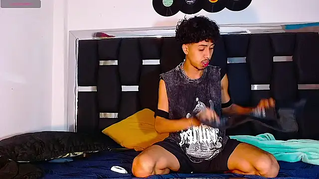 Snapshot of RyanRizzo chatting on February 2025 11:31:01 PM RyanRizzo online show from February 2025 11:31:01 PM