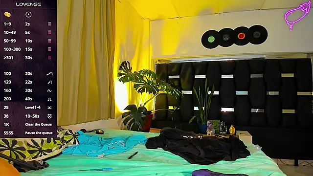 Snapshot of RyanRizzo chatting on February 2025 11:54:01 PM RyanRizzo online show from February 2025 11:54:01 PM