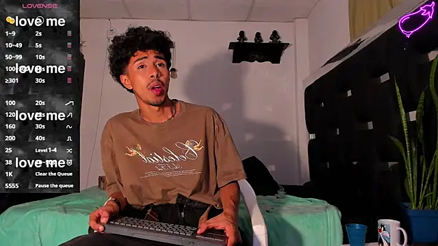 Snapshot of RyanRizzo chatting on March 2025 05:21:02 AM RyanRizzo online show from March 2025 05:21:02 AM