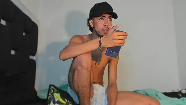 Snapshot of RyanRizzo chatting on October 2025 11:27:01 PM RyanRizzo online show from October 2025 11:27:01 PM