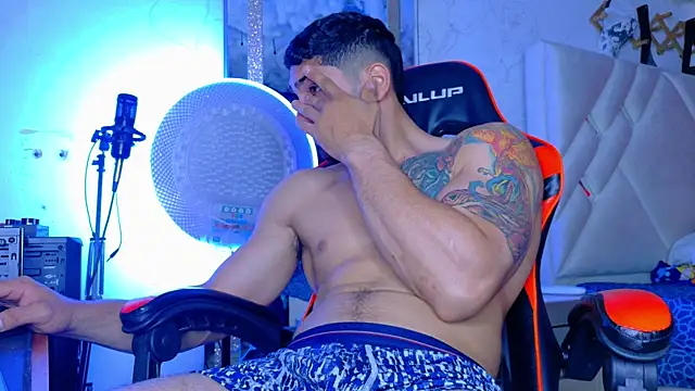 Rich boy01 online show from November 2025 01:10:01 PM