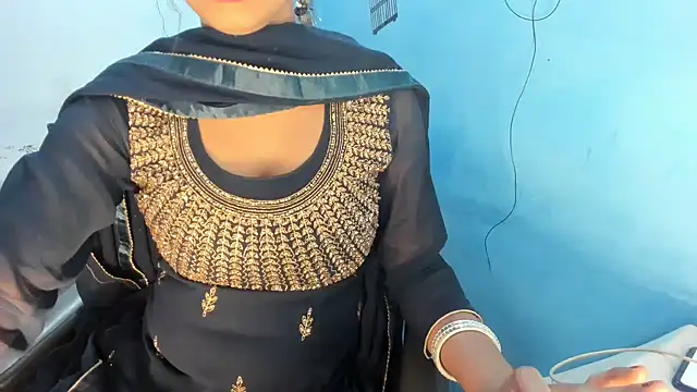 aarjulove online show from March 2026 03:47:01 PM