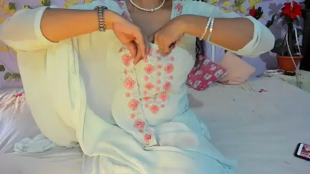 aarjulove online show from June 2026 09:46:02 AM