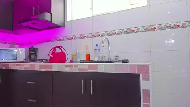 Emma-evans online show from June 2026 07:06:02 PM