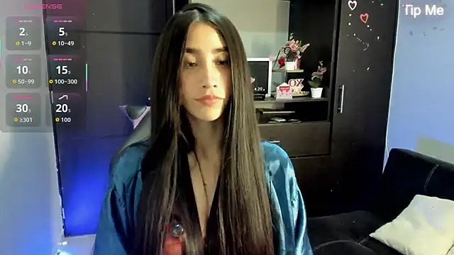 Emilytafur online show from June 2026 11:35:01 PM