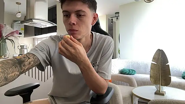 Snapshot of IsmaelRichardson chatting on February 2026 03:56:02 PM IsmaelRichardson online show from February 2026 03:56:02 PM