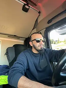 Snapshot of donnuozfutura chatting on December 2024 08:11:02 AM donnuozfutura online show from December 2024 08:11:02 AM