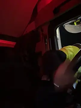 Snapshot of donnuozfutura chatting on January 2025 10:11:02 PM donnuozfutura online show from January 2025 10:11:02 PM