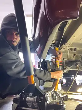 donnuozfutura online show from February 2025 01:07:01 PM