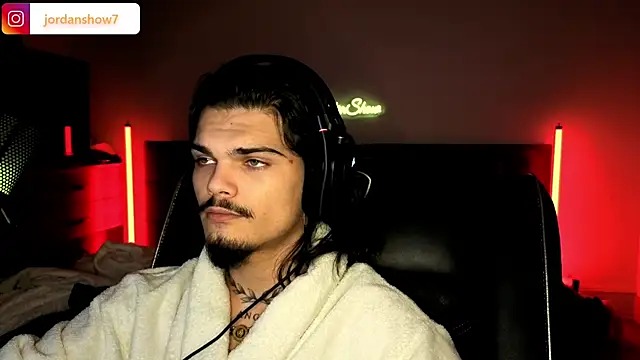 JordanShow online show from December 2025 01:21:02 AM