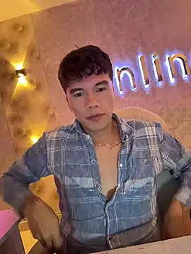 Logan smith1 online show from January 2026 06:28:02 AM