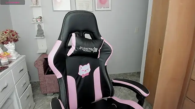 Melannyy  online show from March 2026 12:35:02 PM