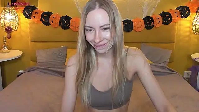 Diana Garrett online show from October 2025 01:28:01 AM