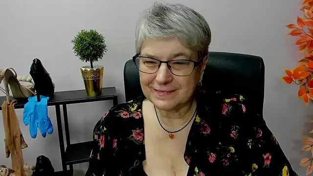 Snapshot of IrisDream chatting on January 2025 10:54:01 AM IrisDream online show from January 2025 10:54:01 AM