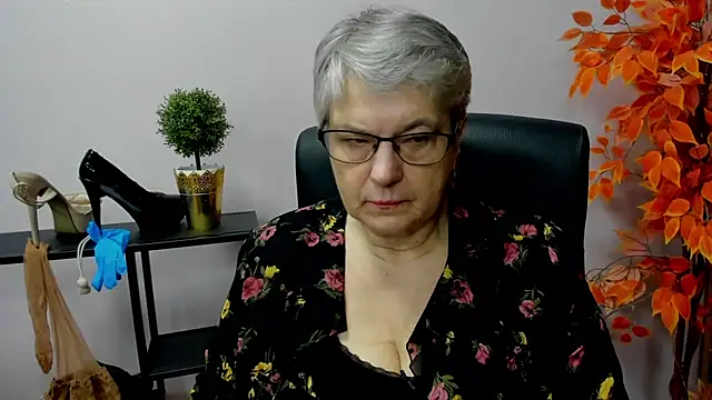 Snapshot of IrisDream chatting on January 2025 07:10:02 AM IrisDream online show from January 2025 07:10:02 AM